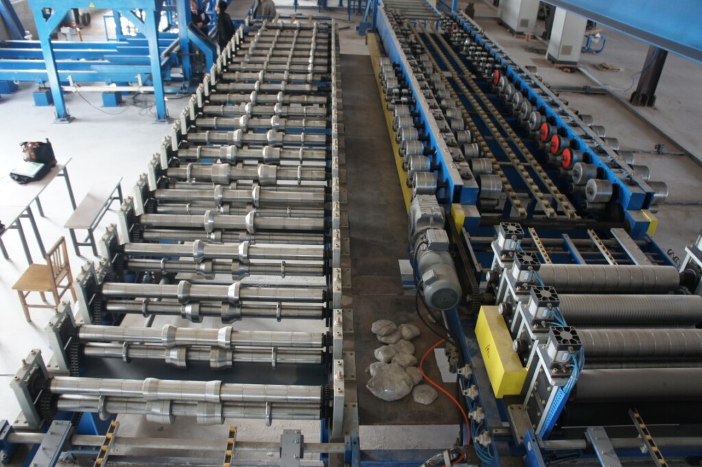 roll forming machine in sandwich panel line